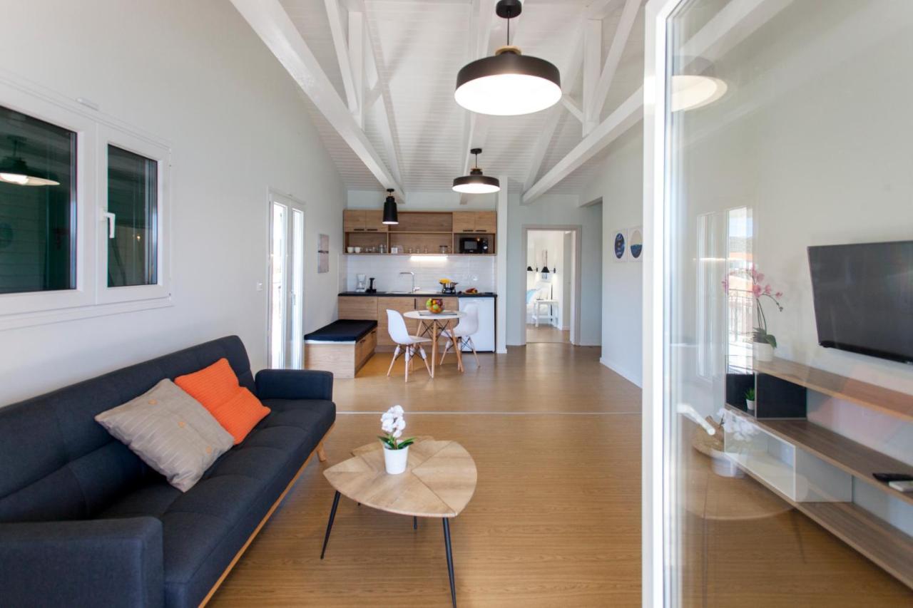Ligia Waterfront Apartments Екстериор снимка